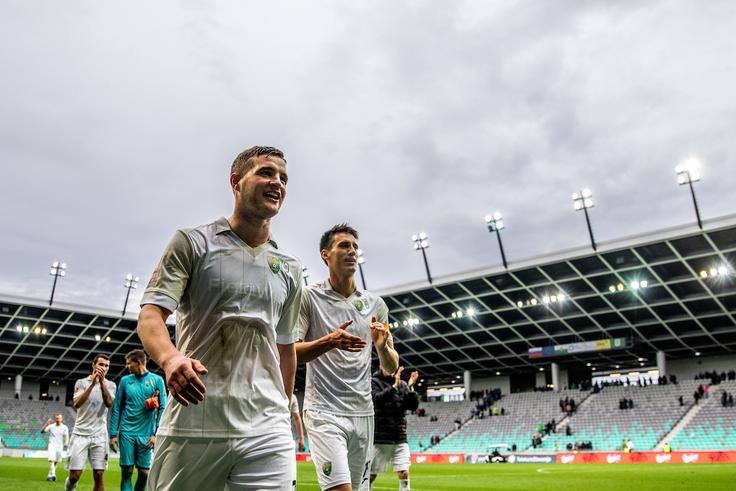 Veselje nogometašev Rudarja po veliki točki v Ljubljani. | Foto: Matic Ritonja / Sportida