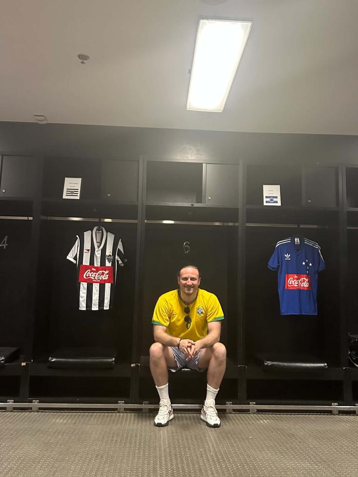 Zelo spoštuje južnoameriški nogomet. Tako ni skrival veselja ob obisku v Braziliji. | Foto: Osebni arhiv