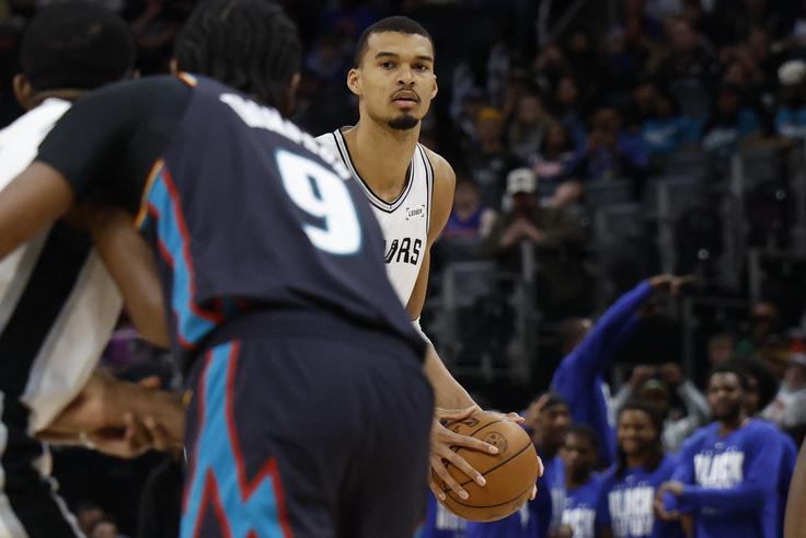 Victor Wembanyama je ob metu iz igre 6/16 prispeval 21 točk, 17 skokov in 6 blokad. | Foto: Reuters