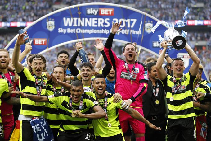 Veselje trikratnega angleškega prvaka Huddersfield Town ob uvrstitvi v premier league. | Foto: Reuters