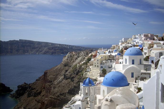 Grški otok Santorini sameva: To je najslabša sezona do zdaj