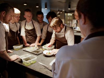 Rene Redzepi zaradi obtožb o nasilju odhaja iz restavracije Noma