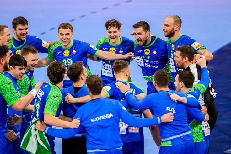 Se bodo Slovenci v nedeljo veselili? | Foto: Reuters