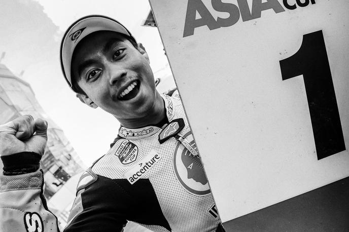 Afritza | 20-letni indonezijski dirkač Afridza Munandar je umrl na dirki azijskih talentov na dirkališču Sepang. Dirkači so se mu danes poklonili z minuto molka.  | Foto Twitter
