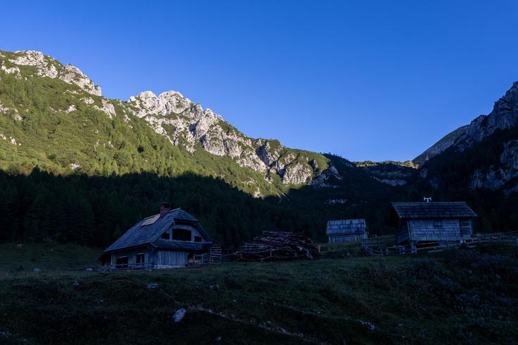 Planina Konjščica in nad njo Ablanca. | Foto: Matej Podgoršek