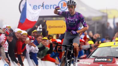 Sladka zmaga Avstralca, ki je presenetil favorite, tudi Pogačar in Roglič izjemna #video