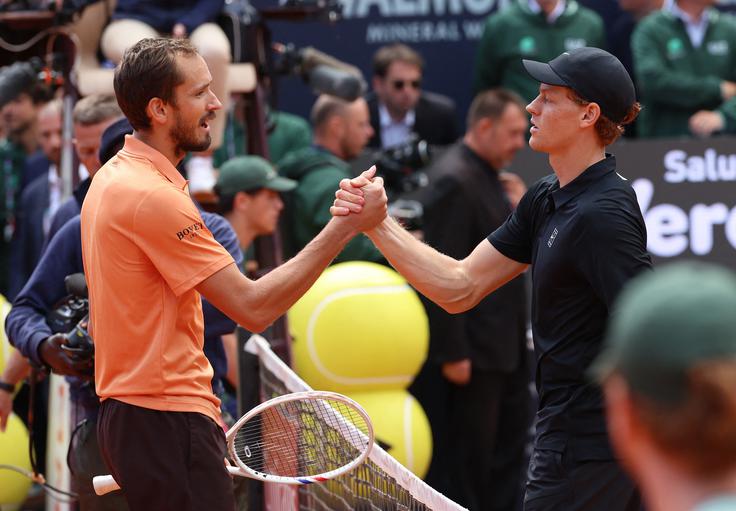 Italijanski as je v polfinalu ugnal Rusa Danila Medvedjeva. | Foto: Reuters
