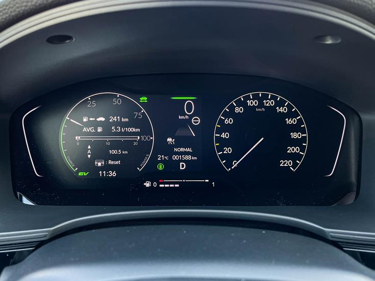 Za digitalne merilnike je treba civica izbrati z najvišjim paketom opreme. | Foto: Gašper Pirman