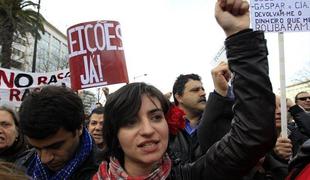 Na Portugalskem tisoči ljudi na protestih proti varčevanju