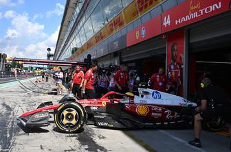 Ferrari pred tifosi v barvah Nikija Laude zelo hiter