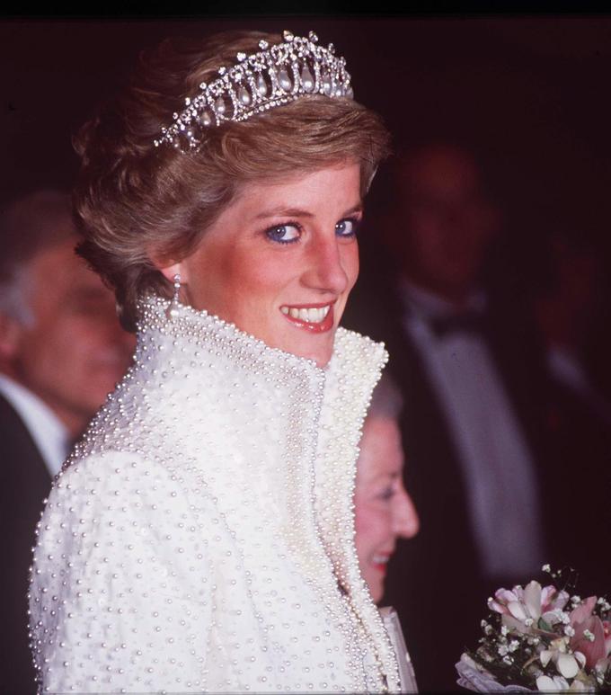 Tiara Lover's Knot je bila najljubša tiara pokojne princese Diane. | Foto: Profimedia