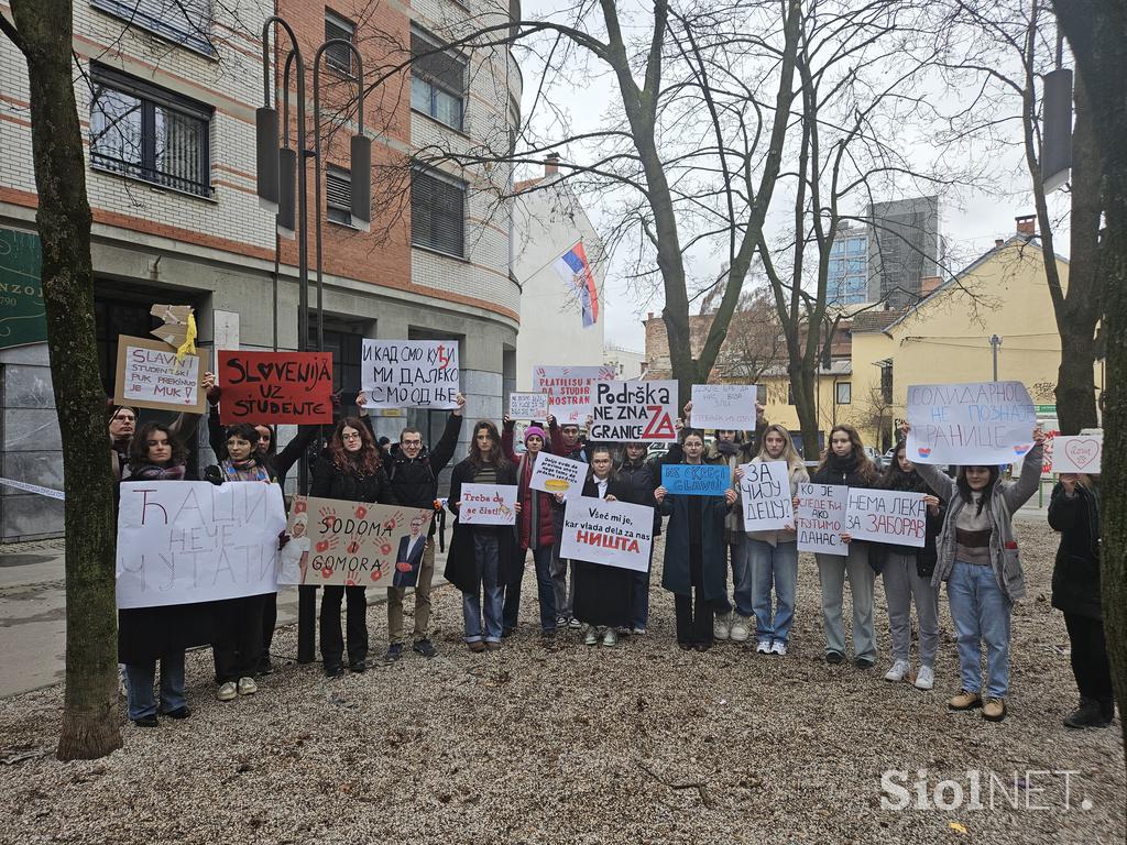 Protesti pred srbsko ambasado v Ljubljani