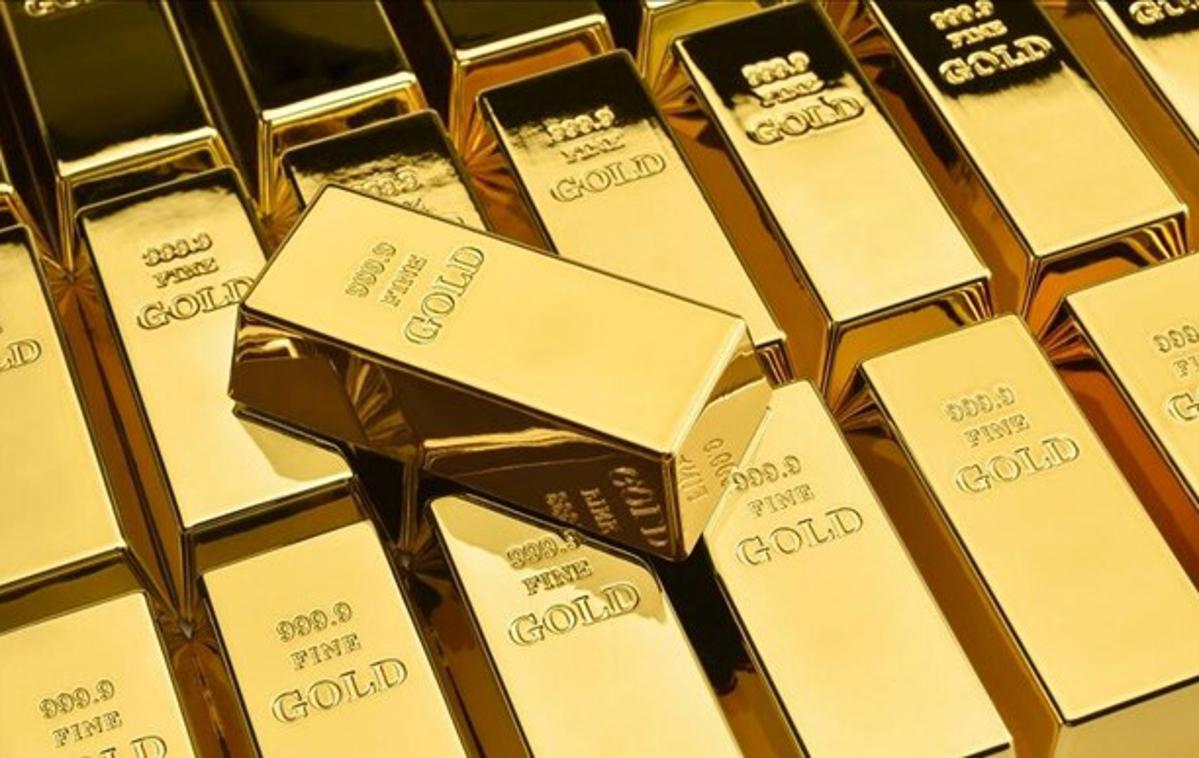Zlato | Policisti so zlato zasegli, ob tem pa tudi večjo vsoto denarja v gotovini, nekaj mobilnih telefonov in tovornjak. Oba voznika so po poročanju italijanske tiskovne agencije Ansa ovadili zaradi pranja denarja. | Foto Fortrade Cyprus Ltd.