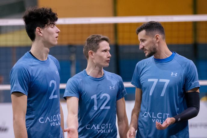 Calcit Volley | Calcit Volley je z 0:3 izgubil s Komarnom. | Foto Klemen Brumec
