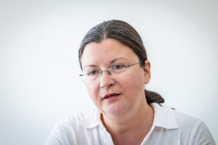 "Denarja ne moremo jesti, kajne. Kaj nas bo ogrevalo? Kako se bomo prevažali, kako bomo sploh živeli?" se sprašuje Katja Kokot, ki meni, da standard slovenske samooskrbe ni visok.  | Foto: Gaja Hanuna