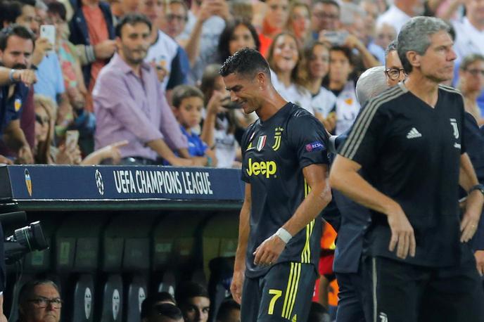 Cristiano Ronaldo | Cristiano Ronaldo je v solzah zapustil zelenico Santiaga Bernabeu. | Foto Reuters