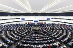 V Evropskem parlamentu zmaga desnice, pretresi v največjih državah
