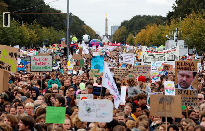 Po svetu so v zadnjih mesecih potekali protestni shodi proti podnebnim spremembam. | Foto: Reuters