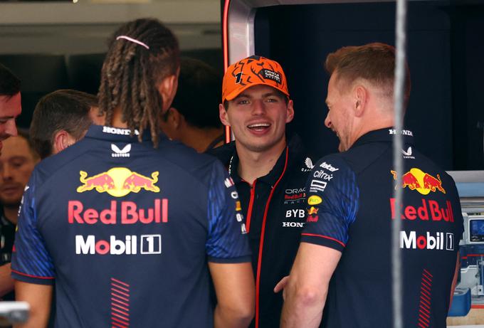 Max Verstappen trenutno samo še uživa: ima odličen dirkalnik in visoko prednost v skupnem seštevku. | Foto: Reuters