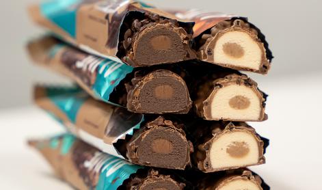 Hrustljave, kremaste in brez slabe vesti: nove proteinske ploščice osvajajo Slovenijo!