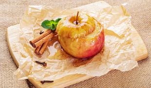 Recept: pečena jabolka s cimetom