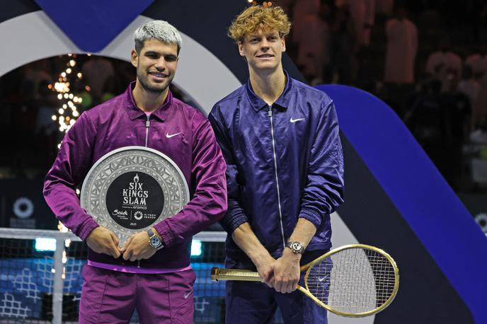Jannik Sinner Carlos Alcaraz | Italijanski teniški igralec Jannik Sinner je drugič zapored zmagal na revialnem turnirju Six Kings Slam v Rijadu. | Foto Reuters