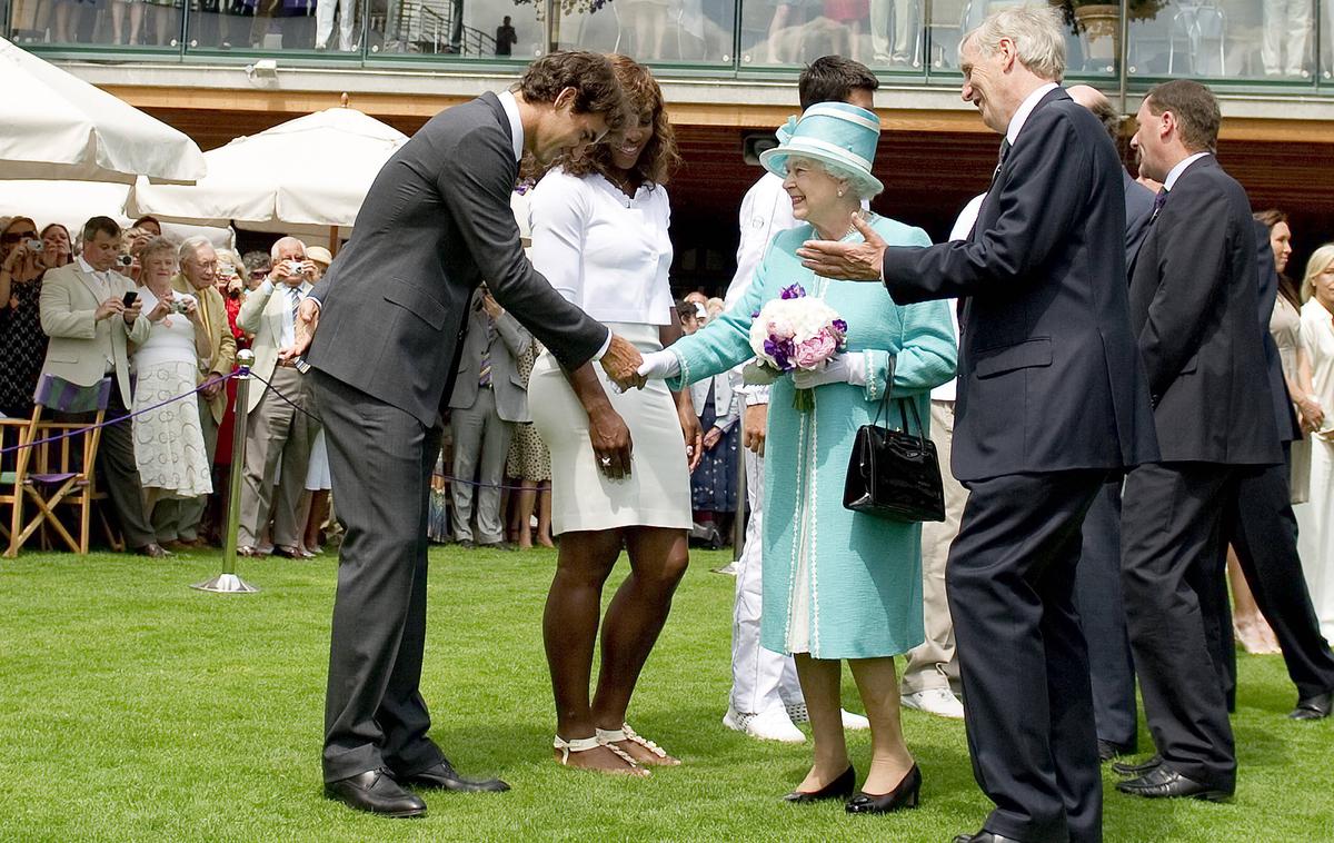 Roger Federer, kraljica Elizabeta II | Kraljica Elizabeta II. in Roger Federer sta se srečala leta 2010. | Foto Guliverimage
