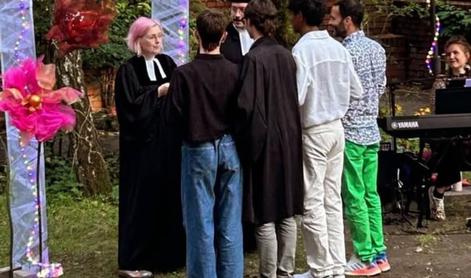 Nemška pastorka poročila štiri moške hkrati