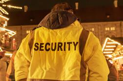 Umrl varnostnik na ZOI, zadevo preiskujejo