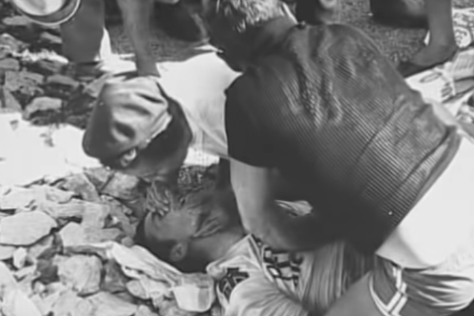 Tom Simpson oživljanje | Tom Simpson je leta 1967 umrl med Dirko po Franciji.  | Foto zajem zaslona