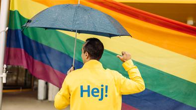 Podjetje IKEA Slovenija z dvigom mavrične zastave spodbuja k ustvarjanju bolj vključujočega okolja za osebe LGBT+