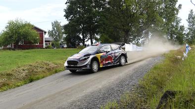 Ogier razbil vzmetenje na avtu in odstopil