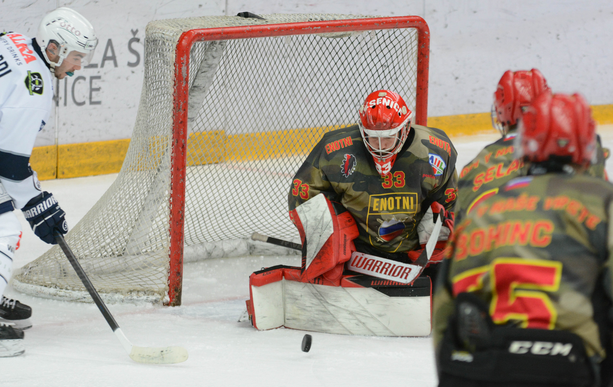 Hdd Jesenice | Jeseničani bodo odigrali tretjo tekmo v petih dneh, ob 18. uri gostijo Gardeno. | Foto Matias Demšar
