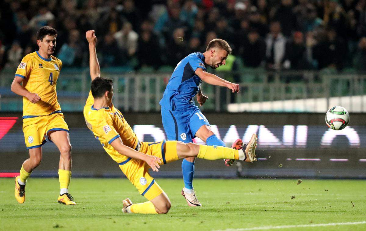 liga narodov Kazahstan Slovenija Jan Mlakar | Jan Mlakar je sredi drugega polčasa zadel za vodstvo in tudi zmago Slovenije v Almatyju. | Foto Reuters