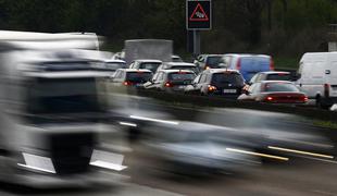 V nesreči avtobusa na nemški avtocesti več mrtvih in poškodovanih