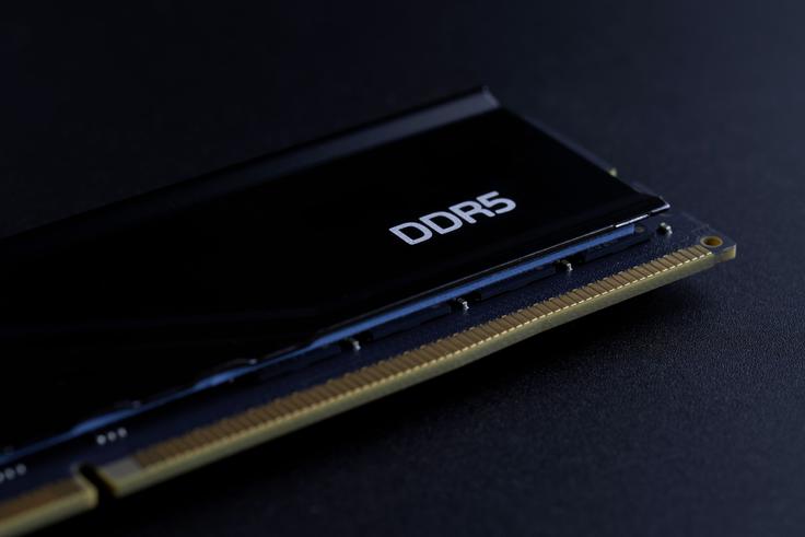 Verižna reakcija podražitev se je začela z eksplozijo cen pomnilnika RAM, ki so poskočile za več sto odstotkov.  | Foto: Shutterstock