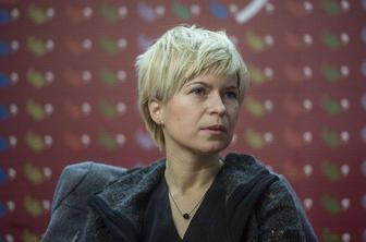 Naslovnica knjige je lahko tista, ki spodbuja misel