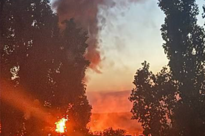Ukrajina | Opaziti je bilo plamene in dim.  | Foto X/@bayraktar