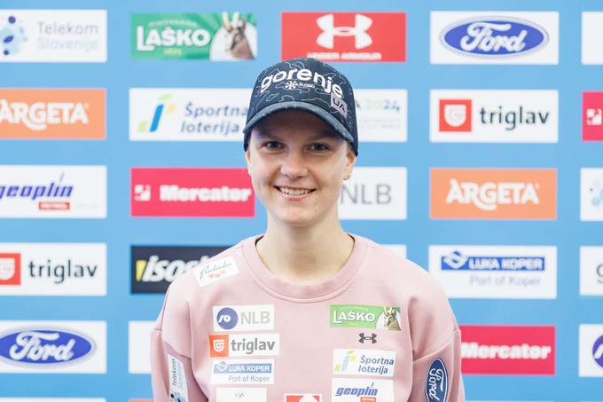 Ema Klinec je lani z 226 metri v Vikersundu postavila ženski svetovni rekord in na koncu osvojila turnejo. S številko 226 se ne obremenjuje. | Foto: Nebojša Tejić/STA