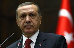Turški premier izrazil sožalje potomcem žrtev pokola Armencev