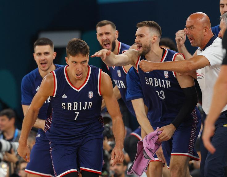Srbija je bila v prvem polčasu neustavljiva v napadu. | Foto: Reuters