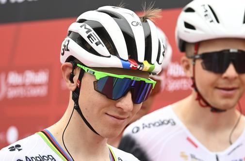 Tadej Pogačar izpolnil posebno željo Alanu Gilbertu, ki se je končala po 10 kilometrih