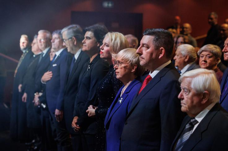 proslava, Cankarjev dom, dan reformacije Letošnja proslava v Linhartovi dvorani Cankarjevega doma, ki so se je med drugim udeležili predsednica republike Nataša Pirc Musar ter več predstavnikov aktualnega in nekdanjega političnega vrha, je v ospredje postavila knjižnice. | Foto: STA