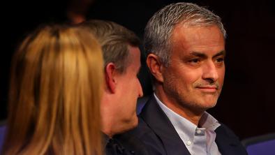 Mourinho podpisal, Ibrahimović se za zdaj še smeji (video)