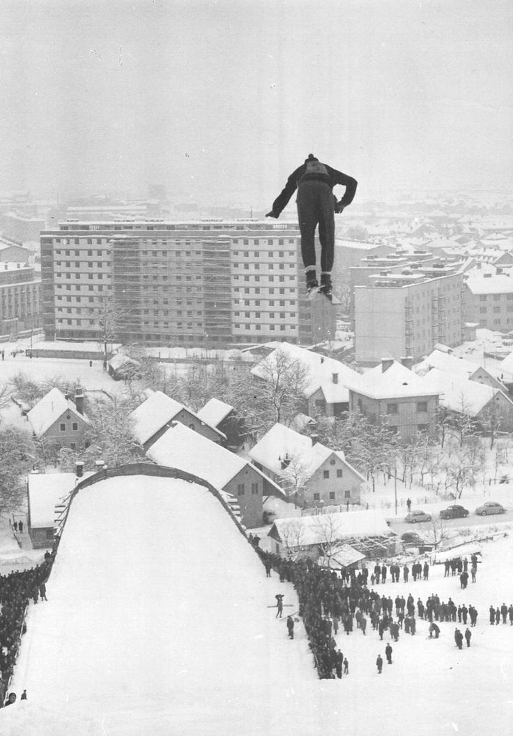 Galetova skakalnica Mednarodna FIS tekma imenovana Pokal Kongsberg, 9. januar 1964, Galetova skakalnica, Šiška, Ljubljana. | Foto: Arhiv Guček