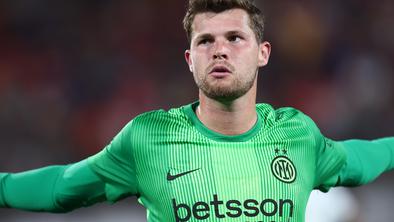 Josep Martinez s psihološko pomočjo, po digitalnem linču izbrisal družbena omrežja