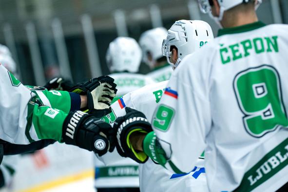 Olimpija osvojila poletno ligo, Jeseničani izgubili z madžarskim tekmecem