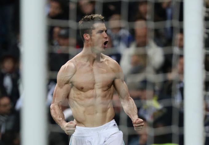 Cristiano Ronaldo je zadel enajstmetrovko, ki je v zadnjem času sprožila največ polemik v svetu nogometnih navdušencev. | Foto: Reuters