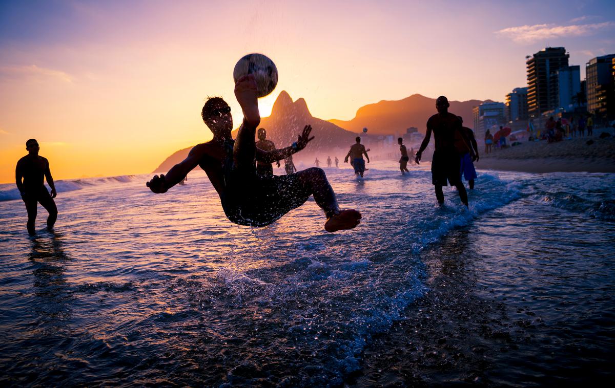 Copacabana, plaža, nogomet, Brazilija | Foto Shutterstock