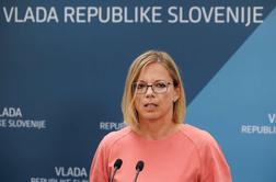 Nekdanjo ministrico oglobili s 400 evri, zdaj jo preiskujejo še zaradi domnevnih laži